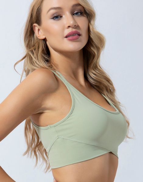 https://www.usaclothingmanufacturers.com/wp-content/uploads/2020/12/bulk-moisture-wicking-sports-bra.jpeg